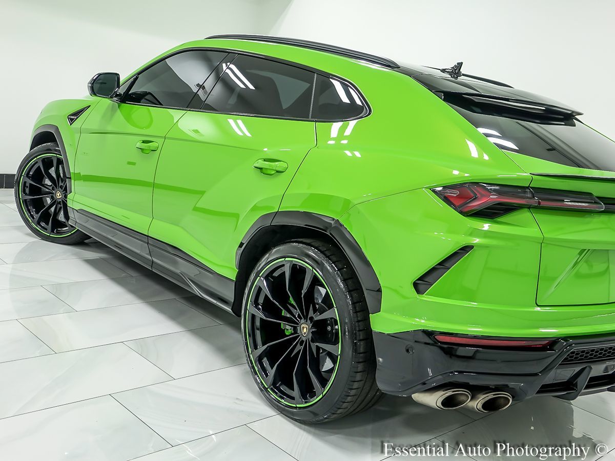 Sold 2022 Lamborghini Urus Pearl Capsule in Crestwood
